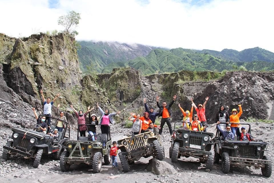 Sejarah Lava Tour Merapi Yogyakarta: Mengungkap Kisah Erupsi Dahsyat dan Daya Tarik Wisata Adrenalin!