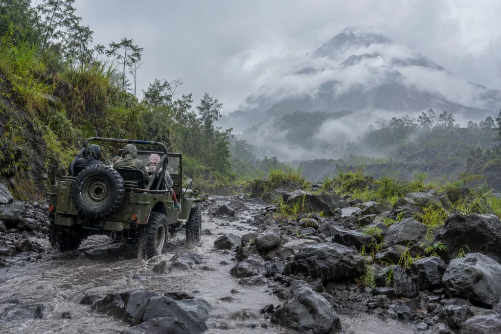 Lava Tour Merapi Hujan: Tetap Jalan atau Batal?